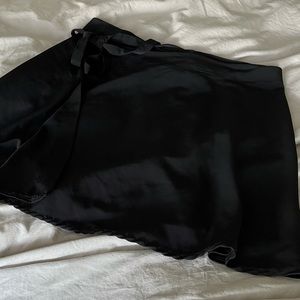 Brandy Melville - Black Wrap Skirt